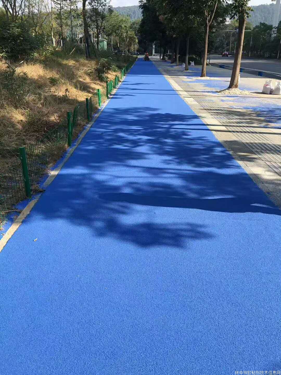 ��ɫ����·�挣���p�M